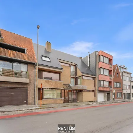 T Zandhuis - Vintage With Garden In