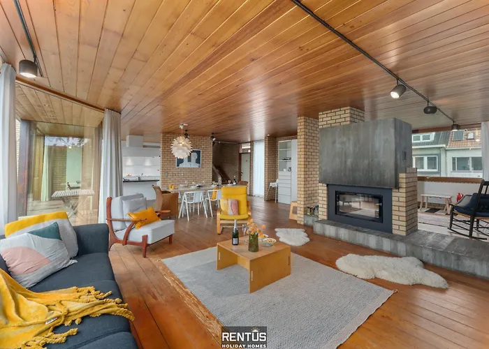 T Zandhuis - Vintage With Garden In *