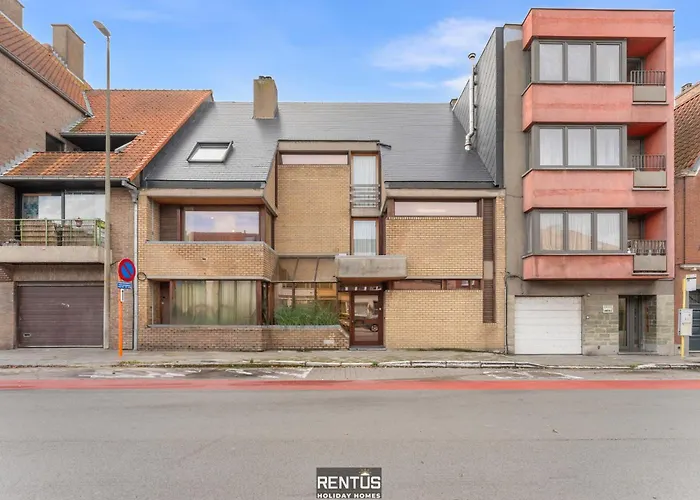 T Zandhuis - Vintage With Garden In *