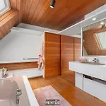 T Zandhuis - Vintage With Garden In *