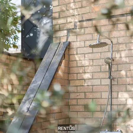 T Zandhuis - Vintage With Garden In *